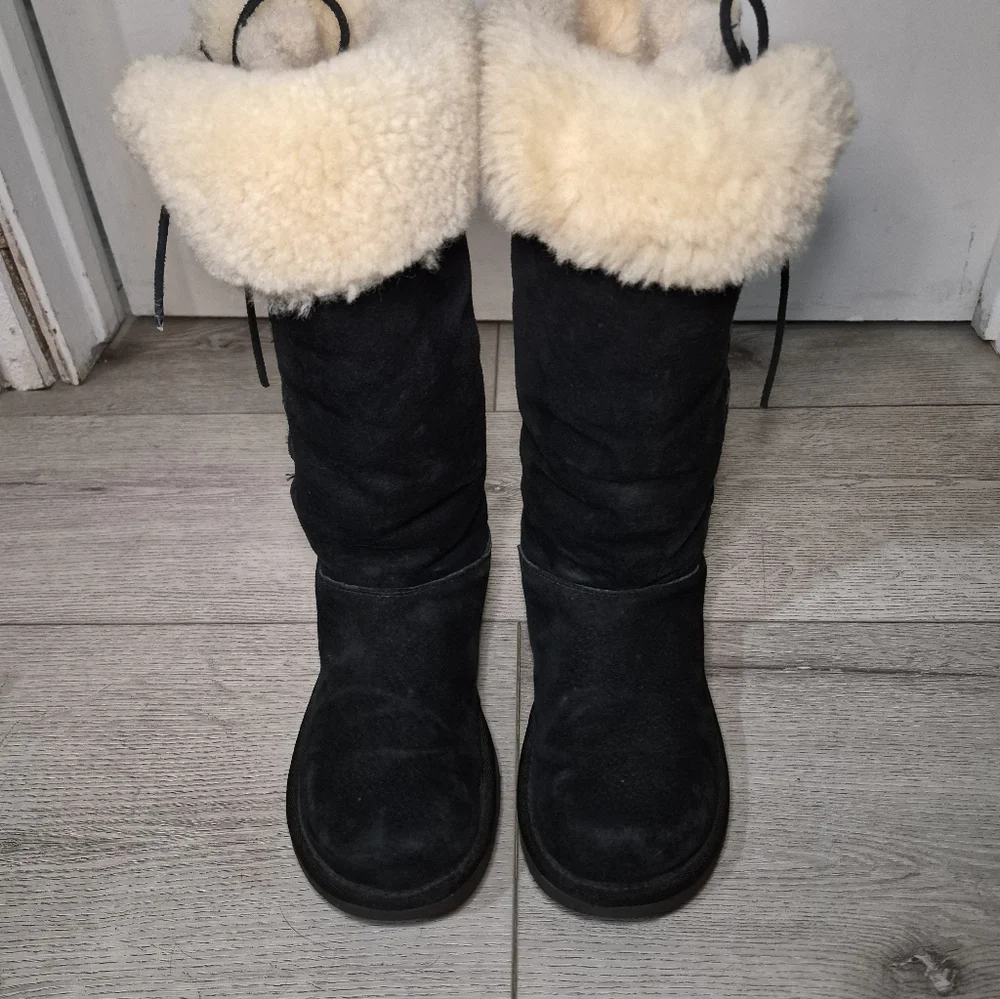 UGG Australia Upside 5163 Black Suede Tall Lace Up Shearling Boots Size 7